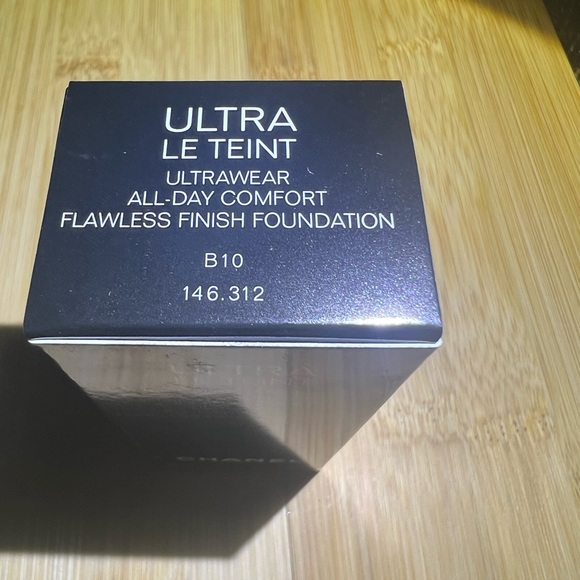 Chanel Ultra Le Teint Ultrawear All Day Comfort Flawless Finish Foundation -BD11 - Picture 7 of 10